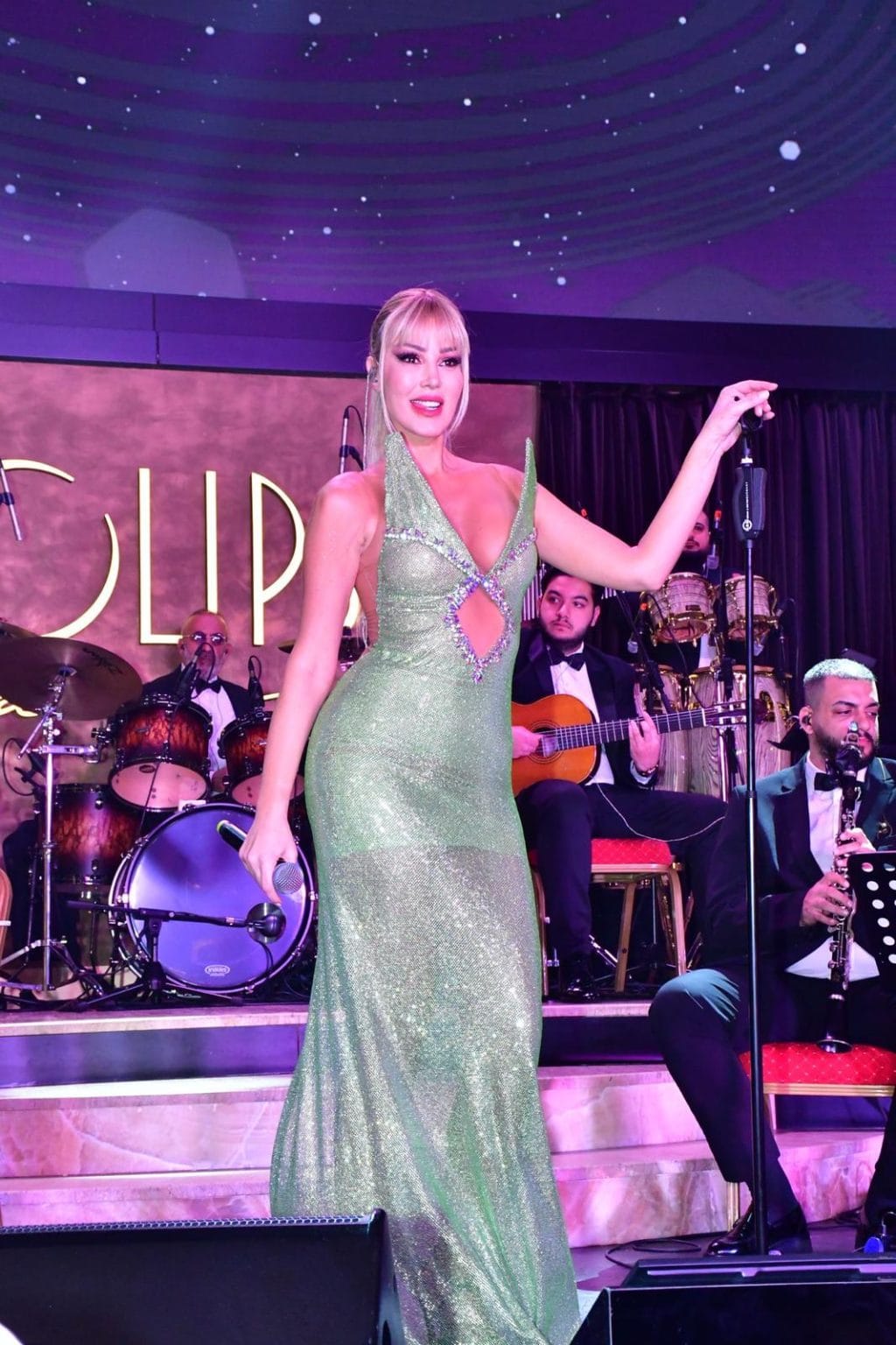 NOW MAGAZİN HABER | Petek Dinçöz Batum’u Salladı: “14 Şubat’ın En Şık Kadını Benim!”